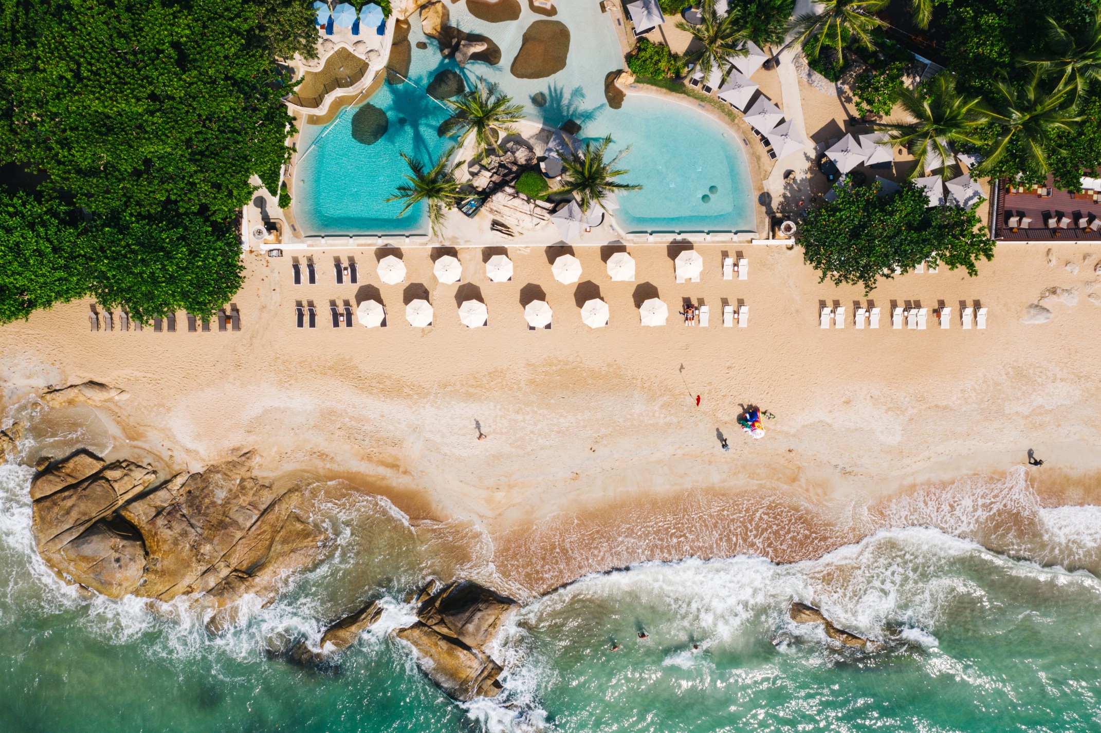 Paradise by the Shore: The Unique Allure of Beach Resorts